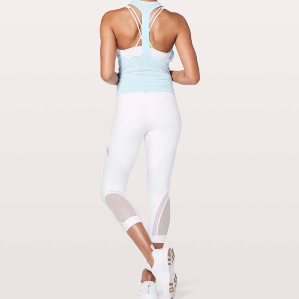 Pre-Loved White Lululemon Leggings. 21”. Size 4